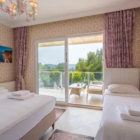 Orka Four Seasons 5 فيلة